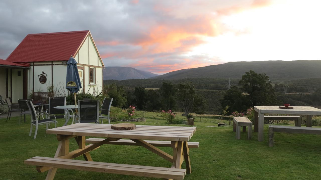 Tophouse Mountainview Cottages Сент-Арнод Экстерьер фото